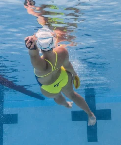 FINIS® Technical Iso Paddles | Strapless Isolation Paddles 32 FINIS® Technical Iso Paddles | Strapless Isolation Paddles