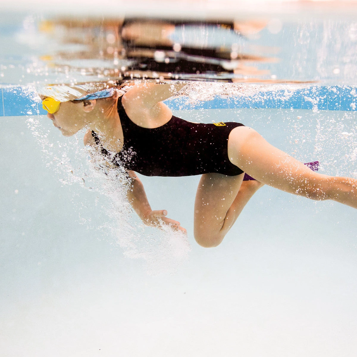 FINIS® YOUTH BLACK BLADEBACK | DURABLE TRAINING AND COMPETITION SWIMWEAR 4 FINIS® YOUTH BLACK BLADEBACK | DURABLE TRAINING AND COMPETITION SWIMWEAR